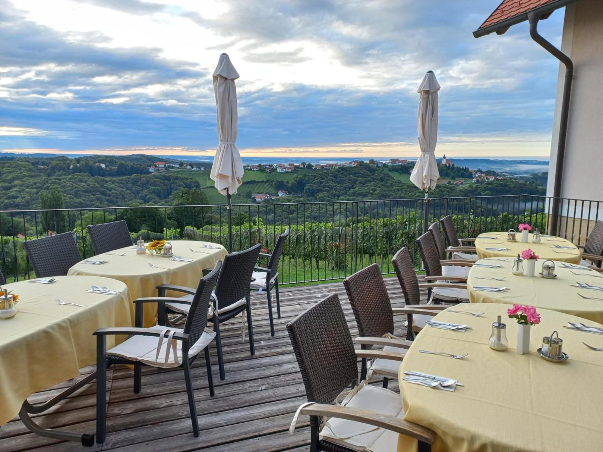 Winzerzimmer Scharl Sankt Anna am Aigen Exterior foto